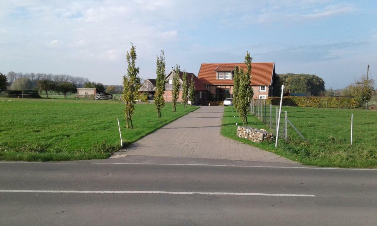 Gemuetliche Ferienwohnung, Laendlich Und Stadtnah, Ruhig Gelegen Rheda-Wiedenbrueck Exterior photo